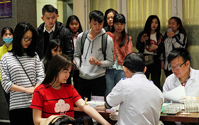 Rộn ràng Ngày hội Hiến máu Nhân đạo tại Đại học Duy Tân