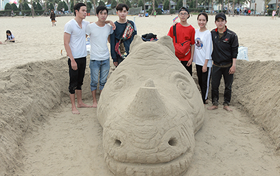 Đại học Duy Tân tổ chức Cuộc thi Xây Tượng Cát trên Biển Đà Nẵng lần 3 năm 2018