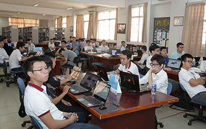 Chung kết Cuộc thi An toàn Thông tin Toàn quốc ISITDTU CTF 2018