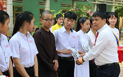 Đại học Duy Tân Tham gia Chương trình “Đưa Trường học đến Thí sinh – 2018” tại Quảng Nam, Quảng Ngãi