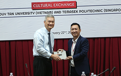 phân - Đại học Duy Tân Tư vấn Tuyển sinh tại trường THPT Phan Châu Trinh 23-1-2019-16-31-37-33