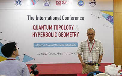 Hội nghị Quốc tế về Topo lượng tử và Hình học Hyperbolic