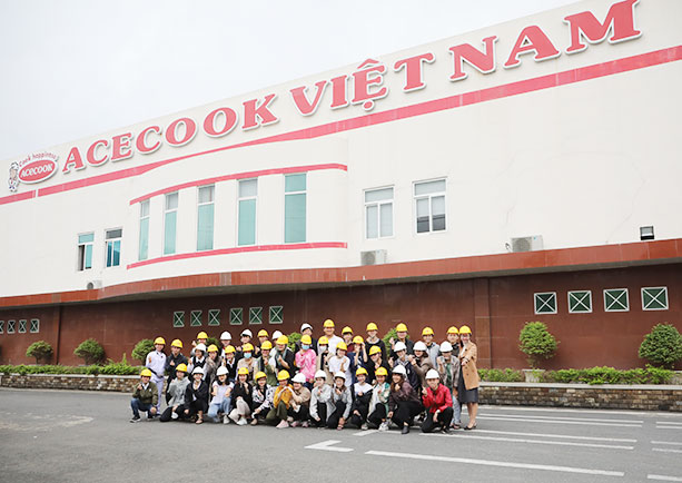 Sinh viên Duy Tân tham quan Nhà máy ACECOOK Việt Nam chi nhánh Đà Nẵng