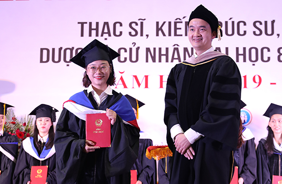 Đại học Duy Tân tổ chức Lễ Trao bằng Tốt nghiệp năm 2020