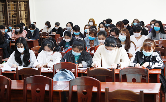 Sinh viên Duy Tân Nghiêm túc Phòng dịch COVID-19 khi trở lại trường Tết Tân Sửu