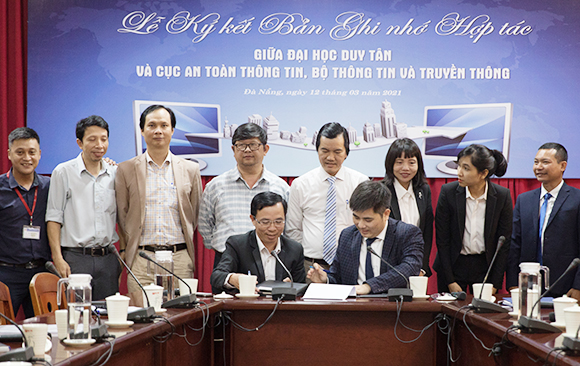 Lễ ký kết Biên bản Ghi nhớ Hợp tác giữa Đại học Duy Tân và Cục An toàn Thông tin 