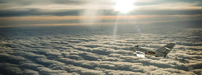 Máy bay MiG-17 trên bầu trời quê hương. (Ảnh: Silver Swallow Studio)