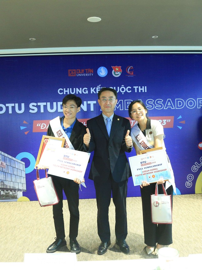 Hai đại học Việt Nam vào top 100 thế giới theo nhóm ngành 5-41