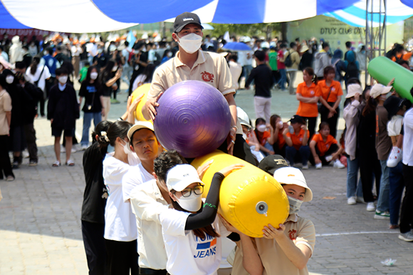 Ngày hội “Sắc màu Duy Tân” năm 2022 trở lại Tưng bừng 