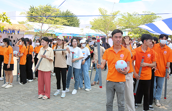 Ngày hội “Sắc màu Duy Tân” năm 2022 trở lại Tưng bừng 