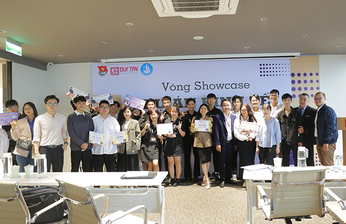 Vòng Showcase Cuộc thi Dự án Kinh tế Cộng đồng năm 2023 của Đại học Duy Tân 5O8A9877c-25