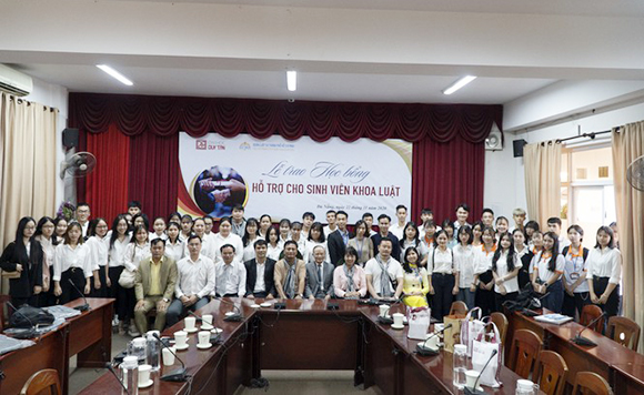 Đại học Duy Tân vươn lên vị trí số 2 các đại học Việt Nam trên Bảng xếp hạng URAP 2020 6-99