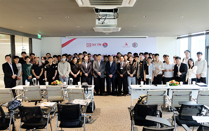 Đại học Duy Tân Ký kết Hợp tác với Công ty Heisei, Nhật Bản DSCF3802c-31