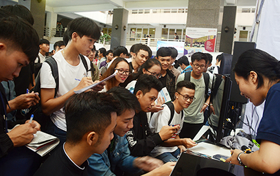 Sinh viên ngành CNTT Đại học Duy Tân đăng ký tìm vị trí việc làm