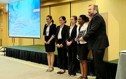 Sinh viên Duy Tân giành giải Khuyến khích STR Asia Pacific Market Study tại Hong Kong
