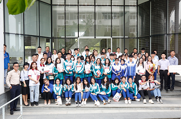 Học sinh trường THPT Đông Hà và THPT Hướng Hóa - tỉnh Quảng Trị Tham quan Trải nghiệm Thực tế tại DTU _O8A0670c-55
