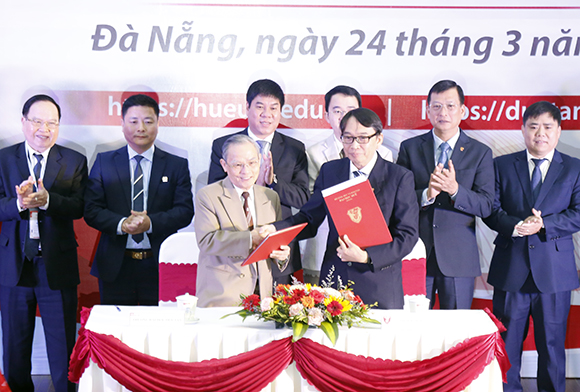 Đại học Huế hợp tác toàn diện với trường Đại học Duy Tân