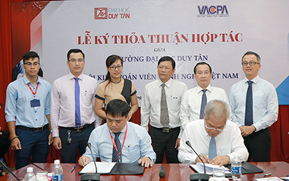 Đại học Duy Tân Ký kết Hợp tác với Hội Kiểm toán viên Hành nghề Việt Nam Daihocduytanvavacpatienhanhkykethoptac-74