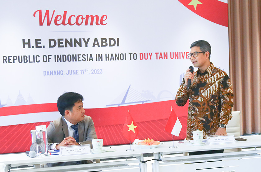 Đại sứ Đặc mệnh Toàn quyền Indonesia tại Việt Nam đến thăm Đại học Duy Tân Daisu1-46