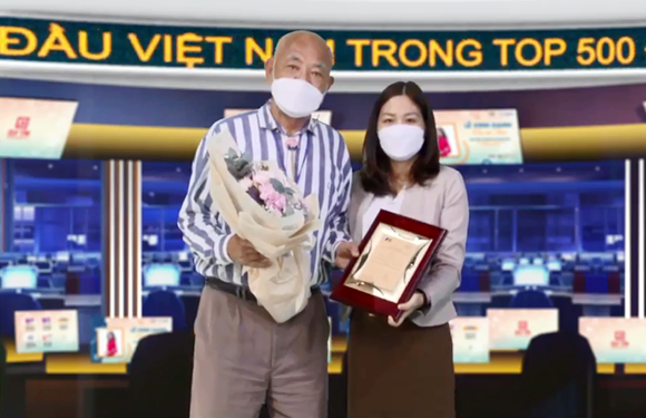 SV ĐH Duy Tân được trao Danh hiệu Đại sứ TOEIC Việt Nam