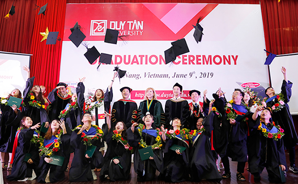 Học và lấy bằng Đại học Mỹ ở Việt Nam: Du học tại chỗ ở DTU