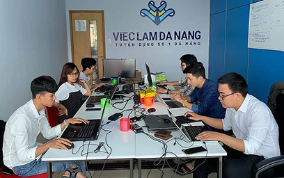 Sinh viên Duy Tân nhận Học bổng Nữ sinh viên Kỹ thuật AmCham 2019 Khoinghiep4c-95