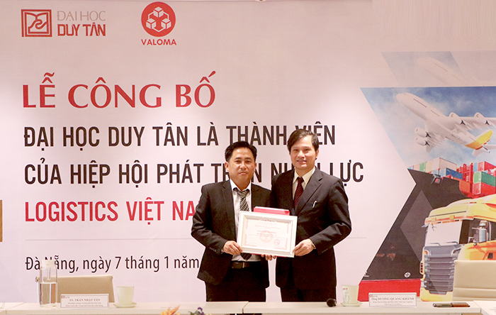 Đại học Duy Tân trở thành thành viên của Hiệp hội Phát triển nhân lực logistics Việt Nam Kk-19