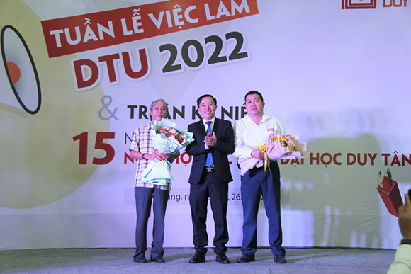 Nguyễn Ngọc Hùng của DTU và giải Ba Olympic Tin học Sinh viên Việt Nam Nhvl2-90