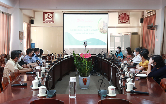 Trường Đại học Khoa học Xã hội và Nhân văn, Tp. Hồ Chí Minh đến thăm và làm việc tại Đại học Duy Tân Nv4-44