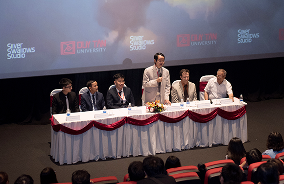 Đại học Duy Tân ra mắt phim Tài liệu Lịch sử “Những cánh én đầu tiên”