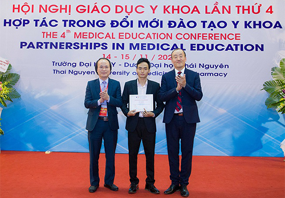 Đại học Duy Tân giành giải Nhất cuộc thi Học thuật về Y tế