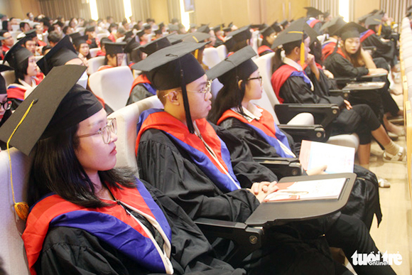 Đại học Duy Tân nhận bằng khen của Bộ Thông tin và truyền thông