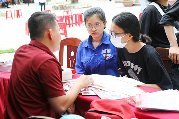 Đại học Duy Tân tham dự Ngày hội “Sắc màu Thanh Khê”
