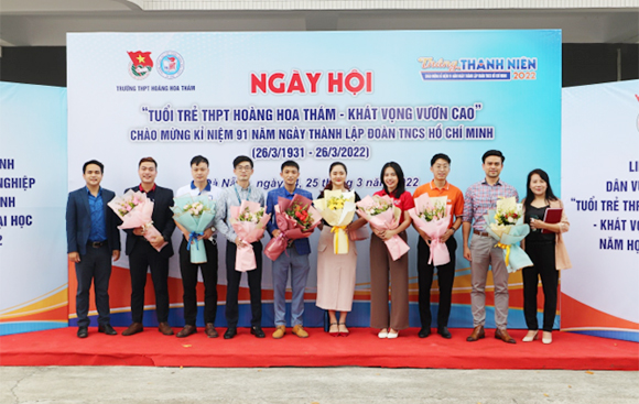 Đại học Duy Tân tham gia Ngày hội Tuyển sinh tại THPT Hoàng Hoa Thám, Đà Nẵng Ts24-13