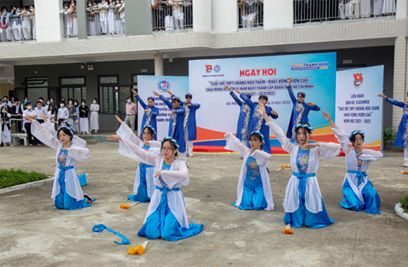 Đại học Duy Tân tham gia Ngày hội Tuyển sinh tại THPT Hoàng Hoa Thám, Đà Nẵng Ts7-78