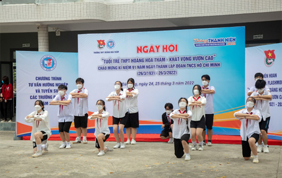 Đại học Duy Tân tham gia Ngày hội Tuyển sinh tại THPT Hoàng Hoa Thám, Đà Nẵng