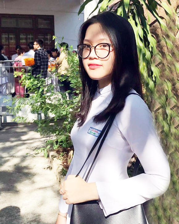 Trò chuyện cùng bạn Hồ Nguyễn Bảo Trân - Nữ sinh Tiêu biểu Khoa Tiếng Anh Uyenmy-83