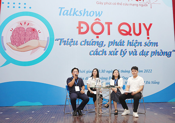 Đại học Duy Tân Tổ chức Talkshow “Đột quỵ - Triệu chứng, Phương pháp Xử trí và Dự phòng”