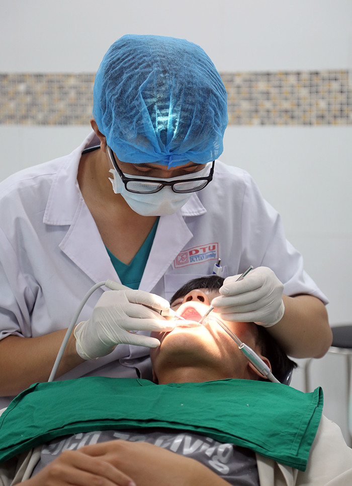 Thăm khám và Tư vấn về Răng cho Sinh viên K28