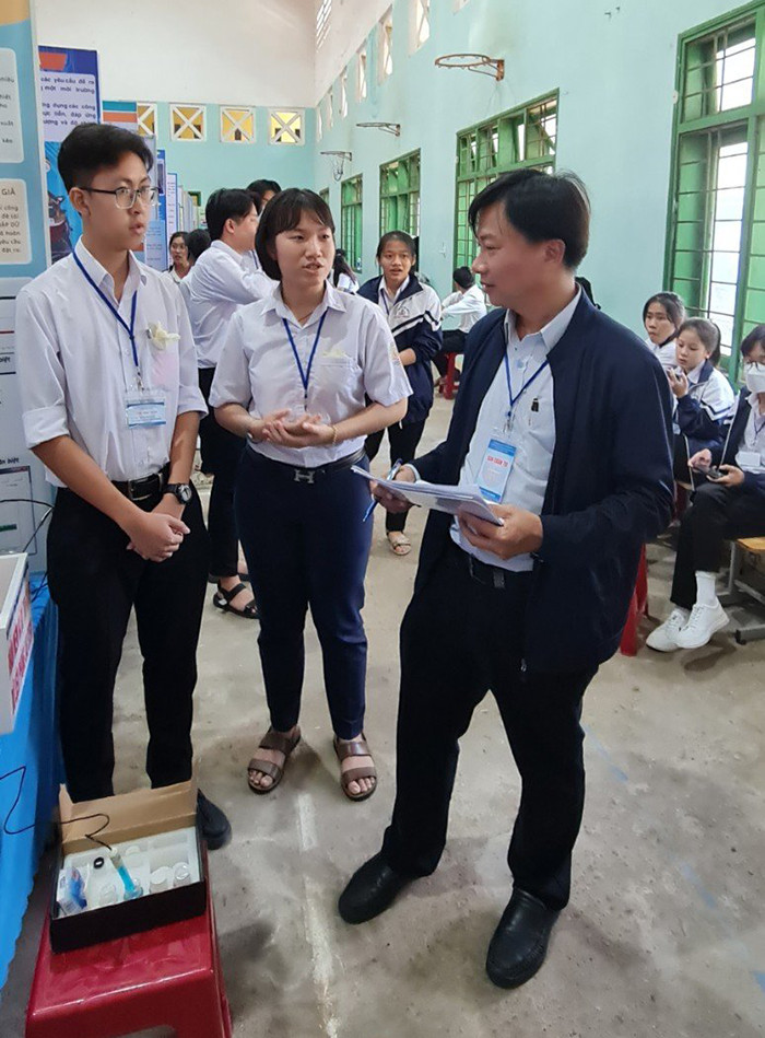 Đại học Duy Tân đồng hành cùng Cuộc thi Khoa học Kỹ thuật học sinh trung học tỉnh Quảng Ngãi 