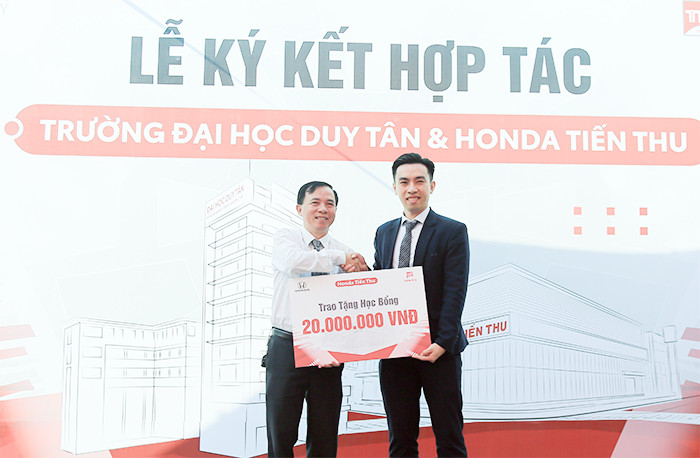 Đại học Duy Tân Ký kết Hợp tác với Honda Tiến Thu