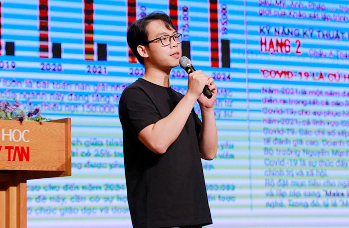 Sinh viên Hào hứng với Game Talk: “Nghề Game không khó vì có Gear lo” Z4264000219078_cbf9a3a60eaa099991318d0c3fdcb68f-67