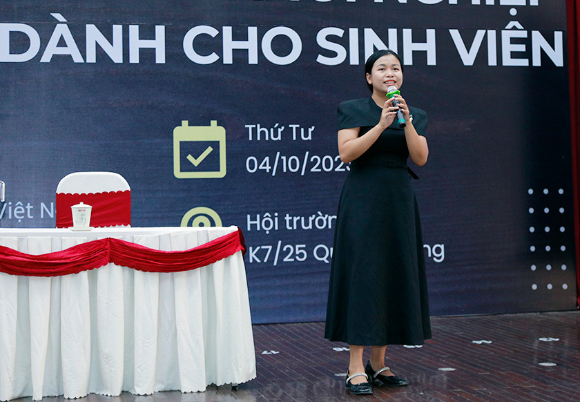 Talkshow “Tư duy Khởi nghiệp dành cho Sinh viên” tại Đại học Duy Tân