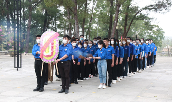 Tuổi trẻ Đại học Duy Tân cùng Hành trình về Địa chỉ Đỏ tại tỉnh Quảng Trị