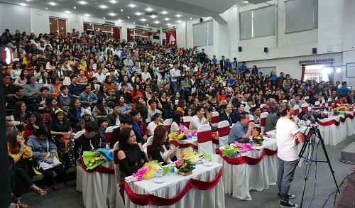 Sinh viên Đà Nẵng đổ xô gặp Nghệ sĩ ở Liên hoan Phim
