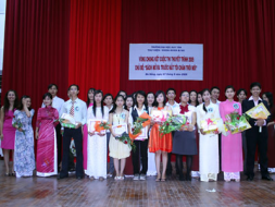 Final round of Book Presentation Contest at Duy Tan University