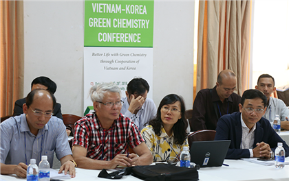 Việt Nam - Hàn Quốc cùng Chia sẻ Nghiên cứu về Hóa học Xanh