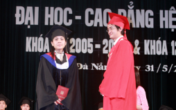 Đại học Duy Tân tổ chức Lễ phát bằng tốt nghiệp cho sinh viên