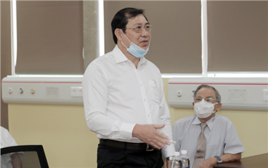 Đà Nẵng hỗ trợ Đại học Duy Tân Chế tạo Máy thở