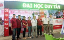 Đại học Duy Tân tham dự Hội chợ Du lịch Quốc tế Đà Nẵng 2016